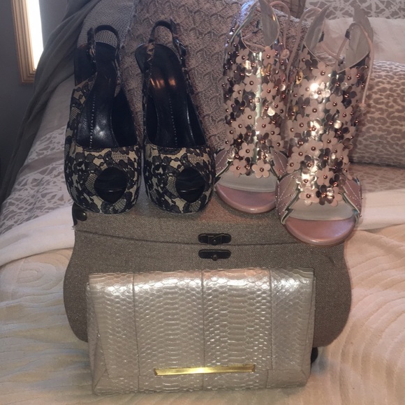 B by Brian Atwood mother of pearl color clutch - Picture 3 of 5